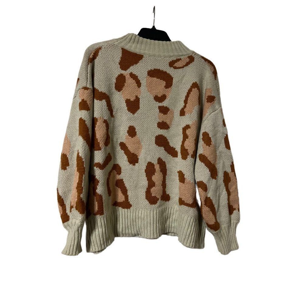 Leopard print acrylic sweater size medium - Picture 3 of 6